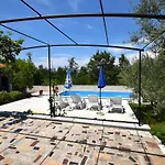 Apartamento Lovely With Pool In *