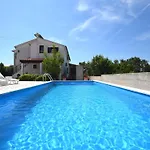 Lovely With Pool In * Poreč