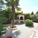 דירה Lovely With Pool In