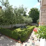 Lovely With Pool In * פורץ