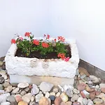 Lovely With Pool In דירה פורץ