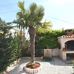 דירה Lovely With Pool In פורץ