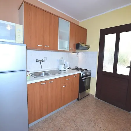 Lovely With Pool In بوريتش