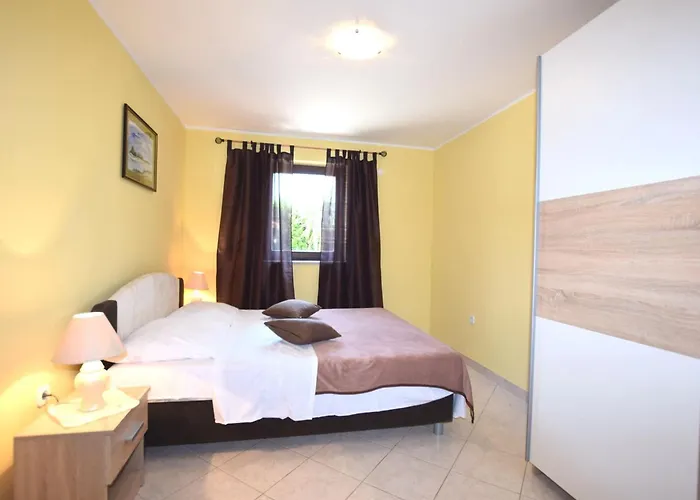 Apartman Lovely With Pool In *