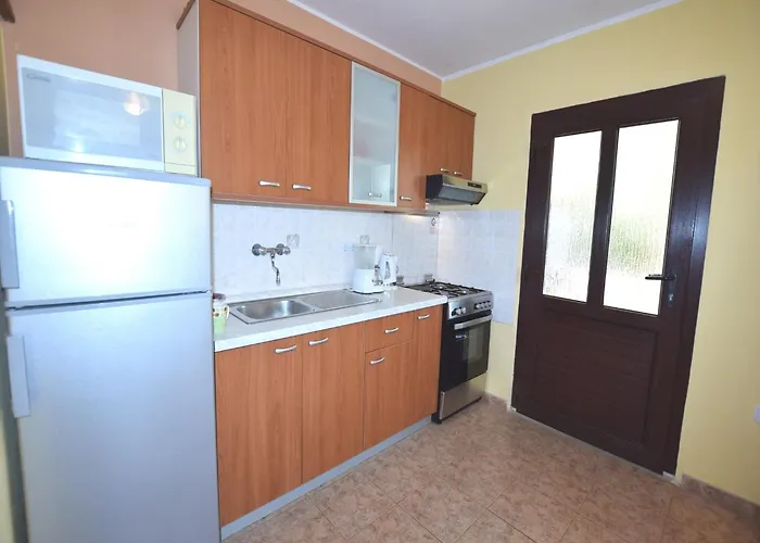 Lovely With Pool In Poreč