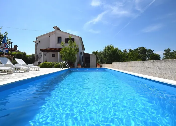 Lovely With Pool In * Poreč